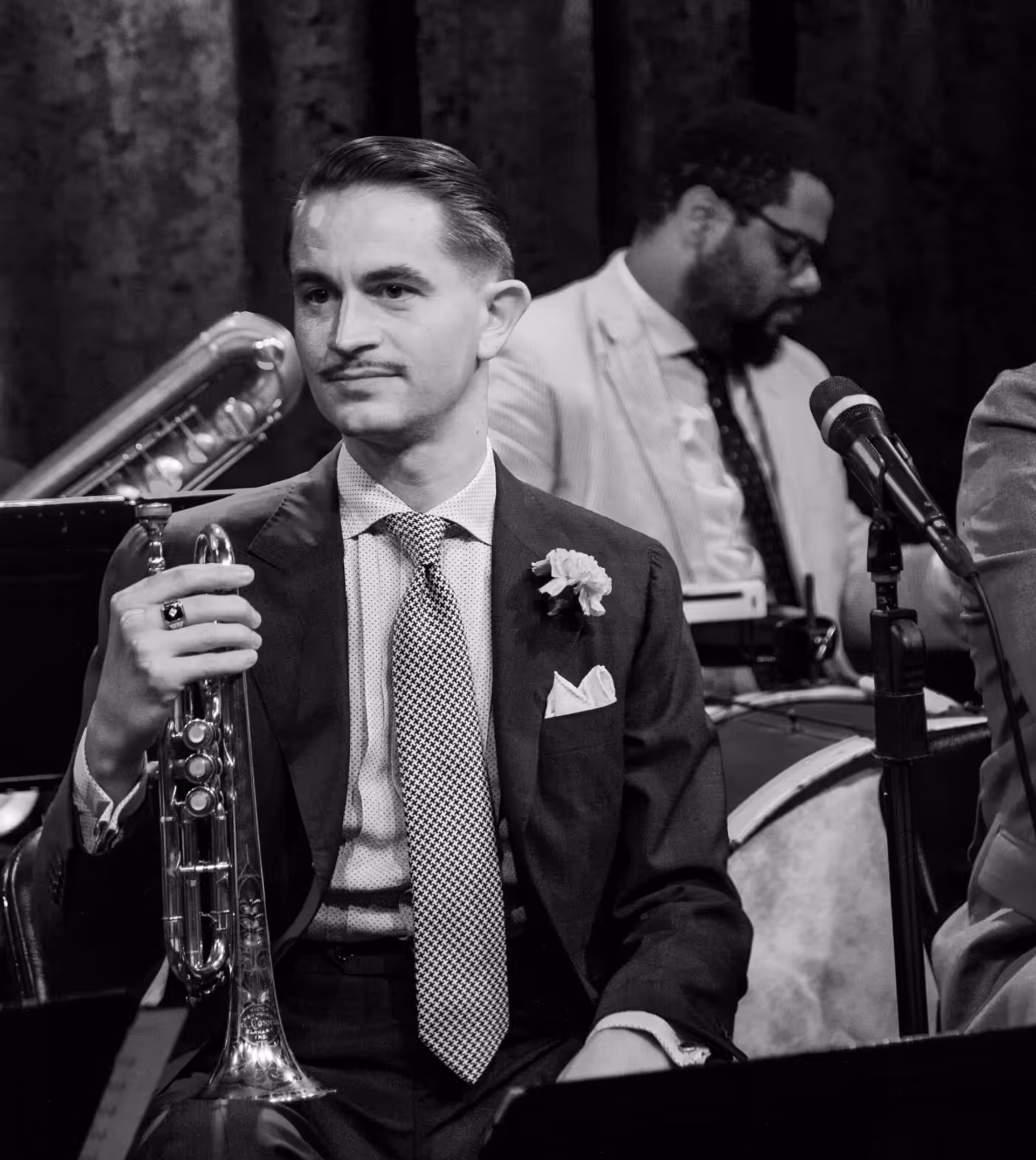 Review: Bryce Edwards and Mike Davis Cool Off Birdland With HOT COMBINATION Image
