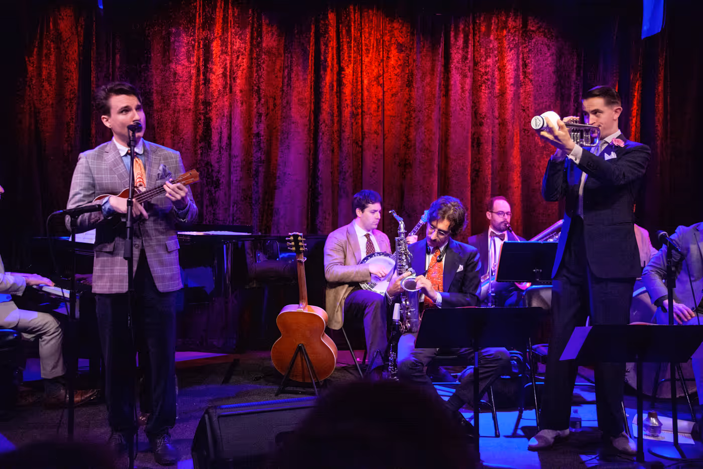 Review: Bryce Edwards and Mike Davis Cool Off Birdland With HOT COMBINATION Image
