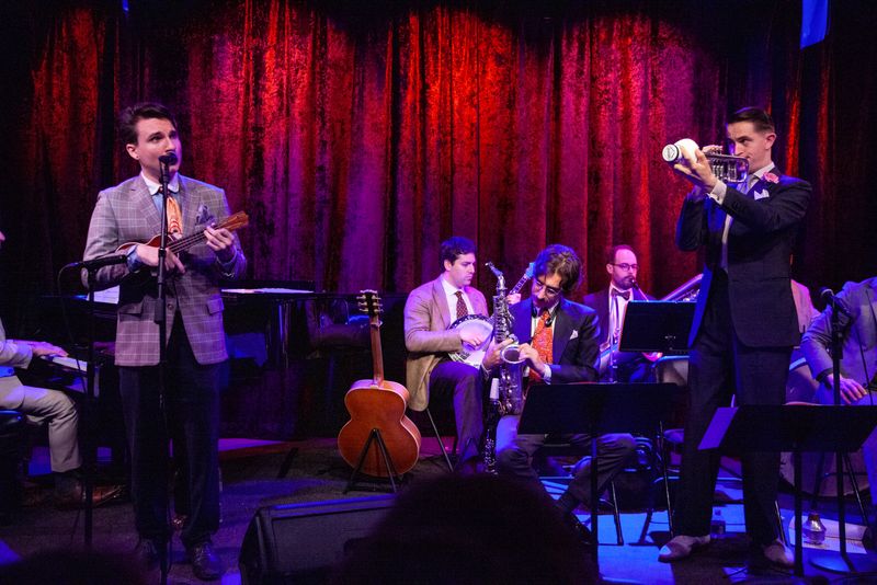 Review: Bryce Edwards and Mike Davis Cool Off Birdland With HOT COMBINATION Image