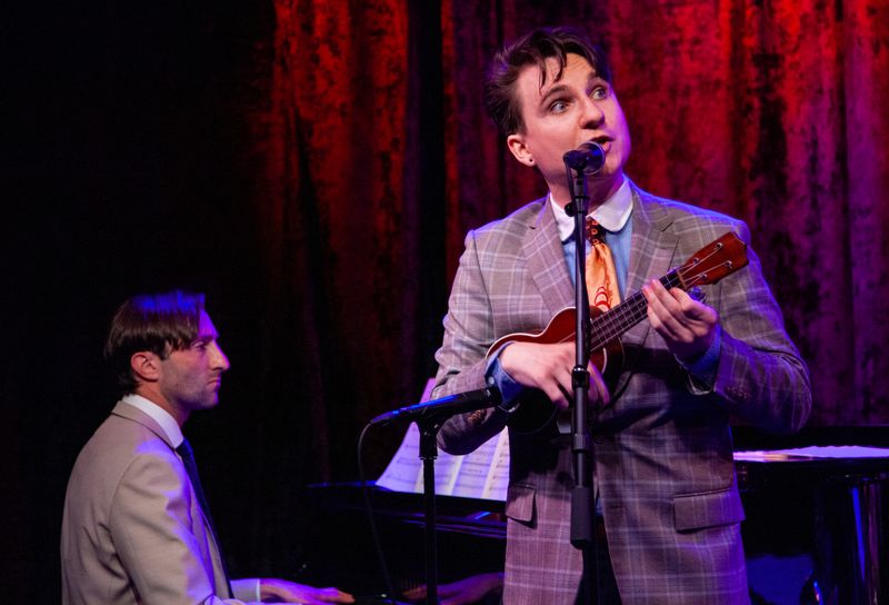 Review: Bryce Edwards and Mike Davis Cool Off Birdland With HOT COMBINATION Image