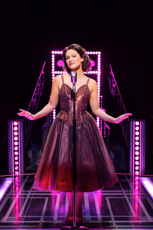 Olivia Holt @ BroadwayWorld Olivia Holt Photo