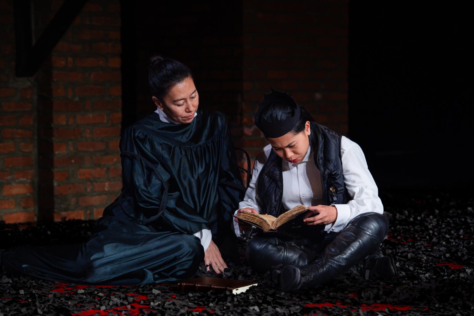 Photos: NAATCO's HENRY VI: A Trilogy in Two Parts (Part Two) — photo 4 of 11