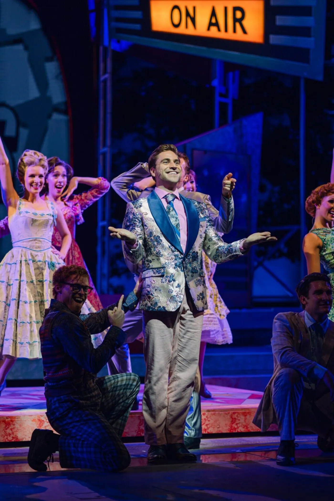Photos: First Look at The Muny's HAIRSPRAY With Richard Kind & More Image