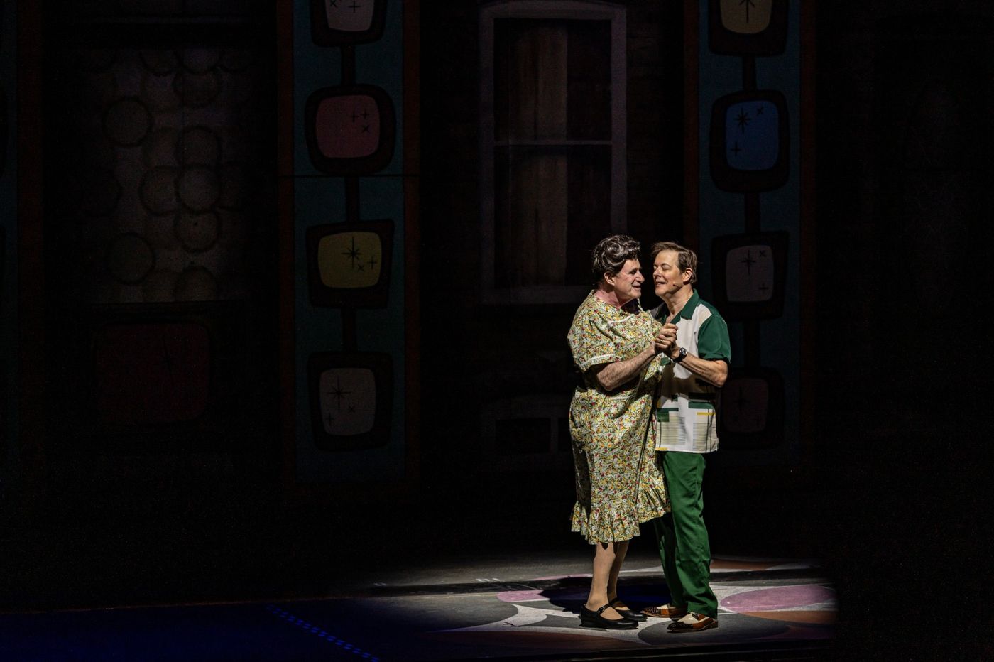 Photos: First Look at The Muny's HAIRSPRAY With Richard Kind & More Image