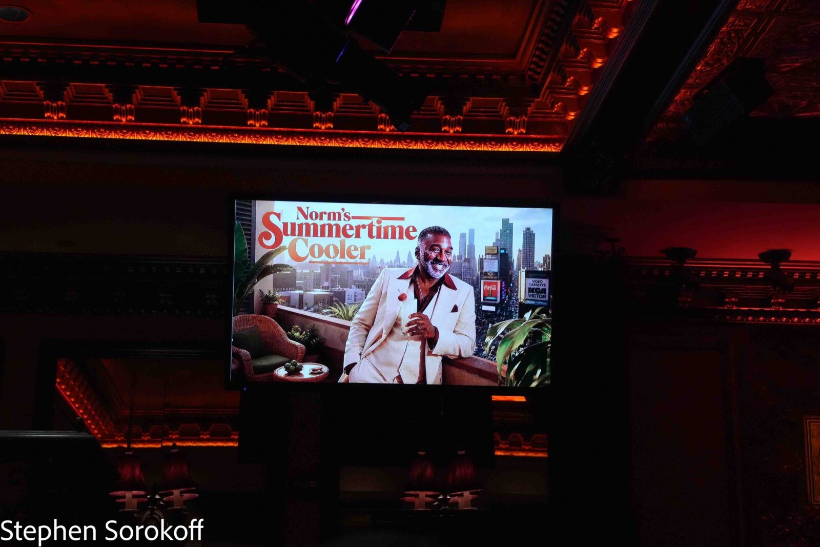 Review: Norm Lewis Sure Knows How to Throw a Party at 54 Below Image