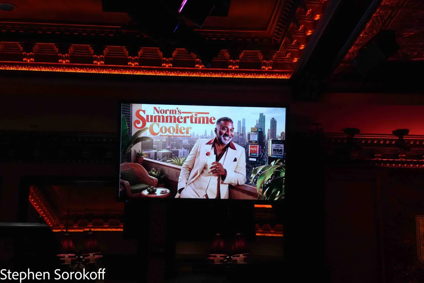 Review: Norm Lewis Sure Knows How to Throw a Party at 54 Below Image