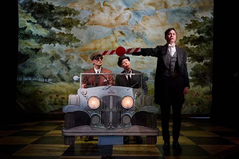 Review: JEEVES AND WOOSTER IN PERFECT NONSENSE at Shaw Festival Image