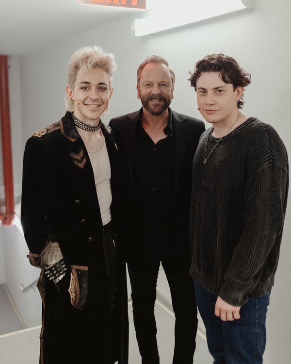 Kiefer Sutherland Visits The Lost Boys on Broadway Photo