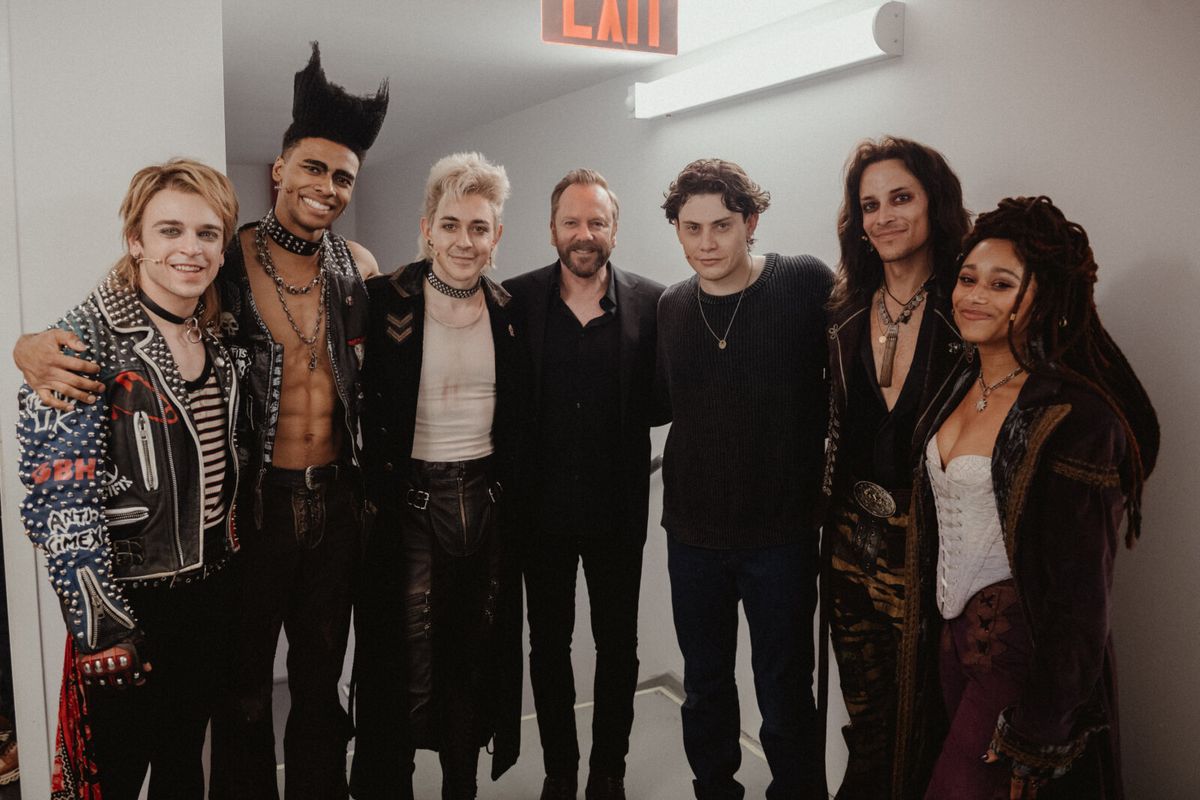 Kiefer Sutherland Visits The Lost Boys on Broadway at Photos: THE LOST BOYS Original Film Star Kiefer Sutherland Visits THE LOST BOYS on Broadway
