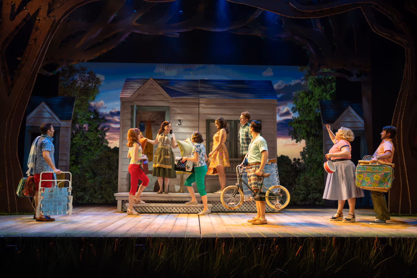 Photos: A WALK ON THE MOON With Tovah Feldshuh, Talia Suskauer, Max Chernin, Sam Gravitte, and Andréa Burns Image