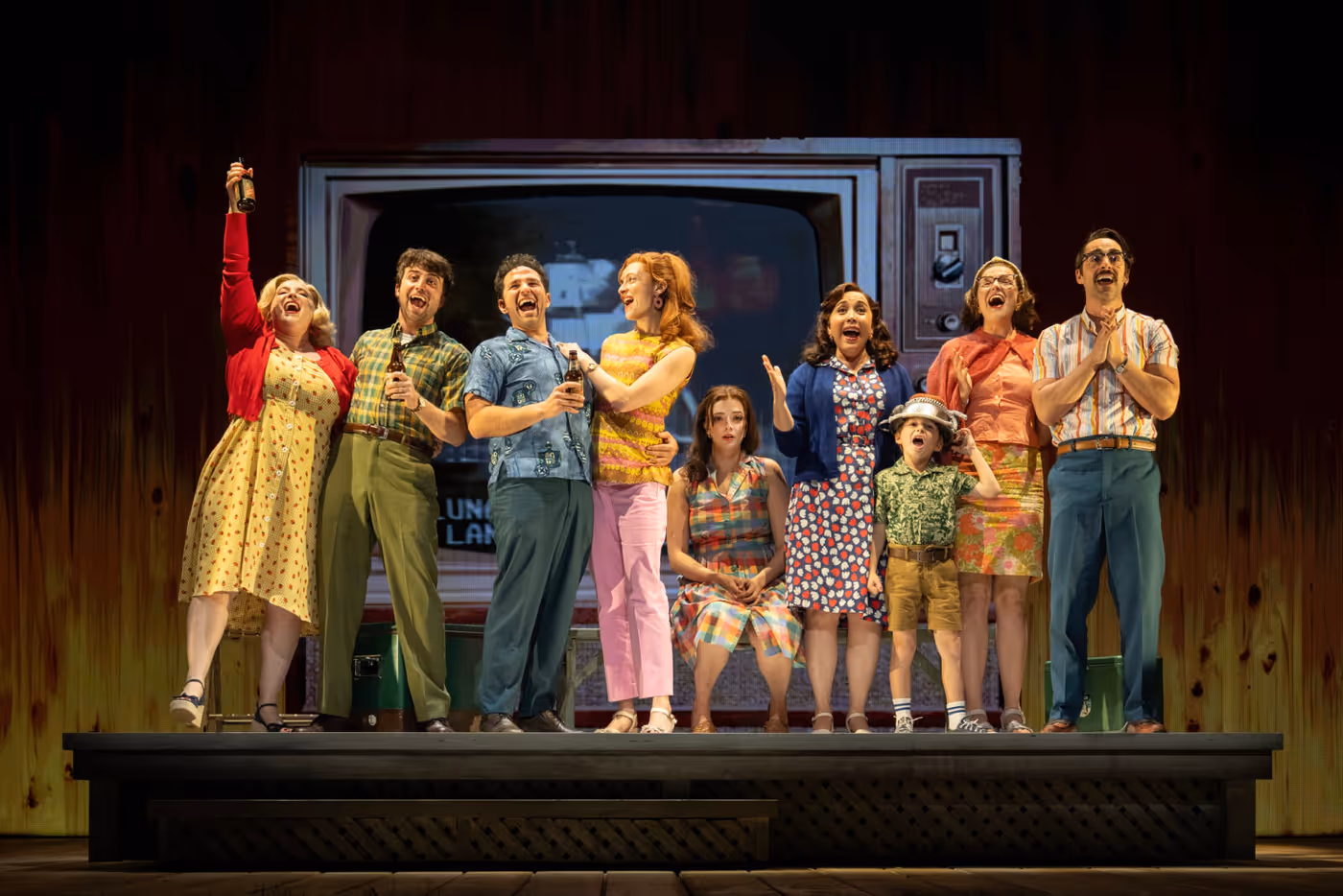 Photos: A WALK ON THE MOON With Tovah Feldshuh, Talia Suskauer, Max Chernin, Sam Gravitte, and Andréa Burns Image