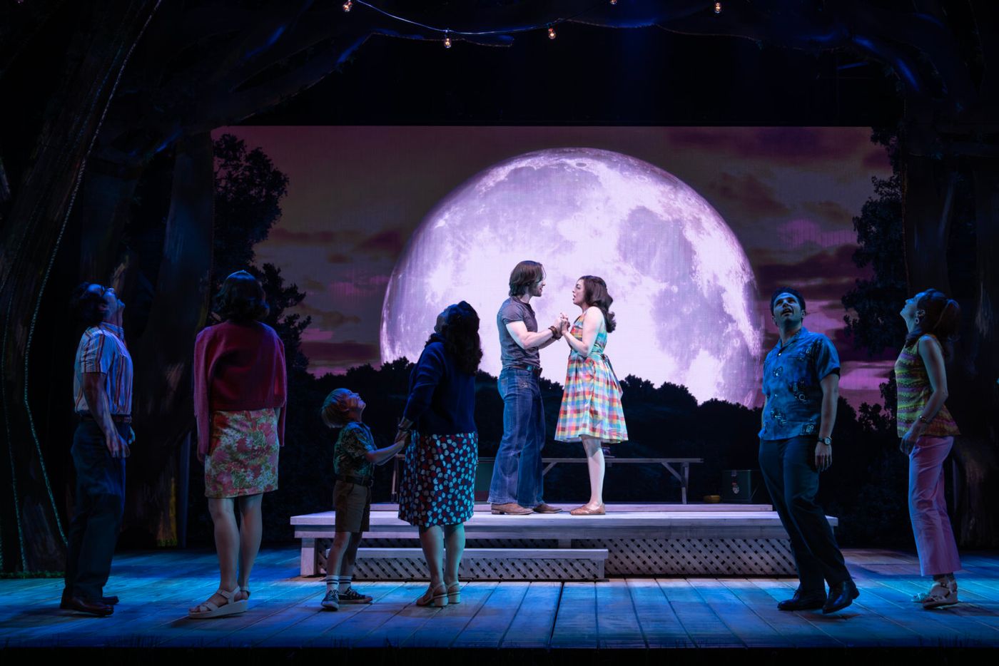 Photos: A WALK ON THE MOON With Tovah Feldshuh, Talia Suskauer, Max Chernin, Sam Gravitte, and Andréa Burns Image