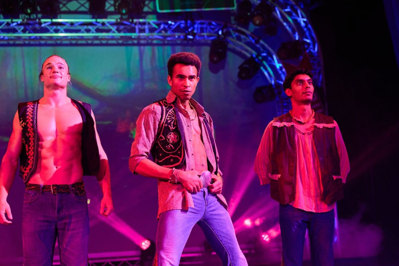REVIEW: Australian Shakespeare Company Presents A New Tech Enhanced Staging Of HAIR THE TRIBAL LOVE-ROCK MUSICAL Image