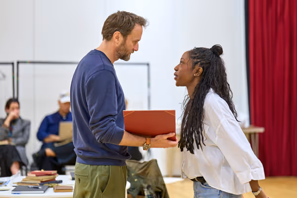 Nikki Amuka Bird and Oliver Chris Photo