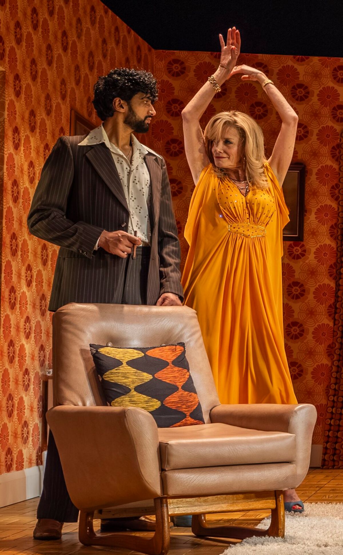 Omar Malik & Tamzin Outhwaite at Photos: First Look At ABIGAIL'S PARTY At Theatre Royal Bath