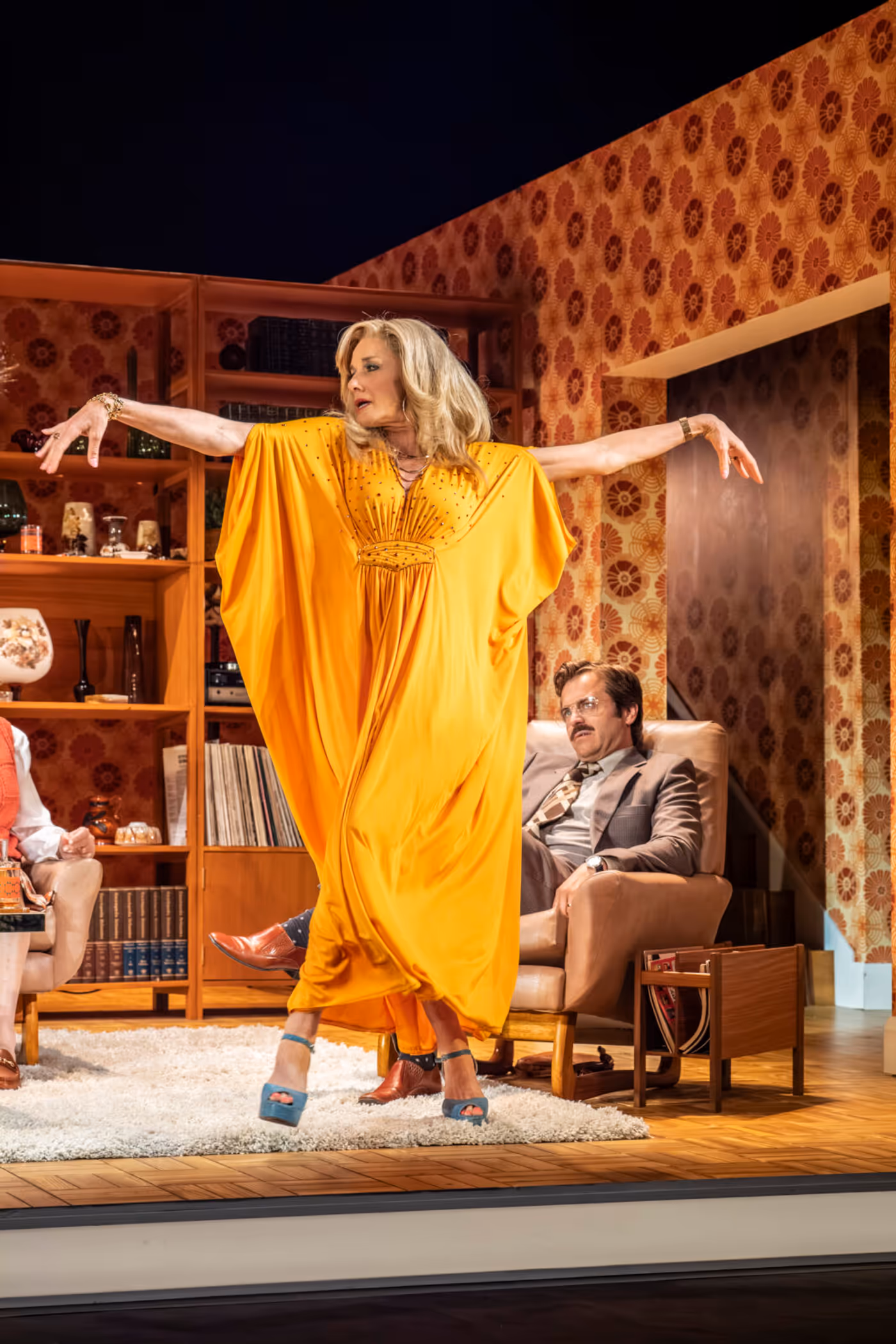 Photos: First Look At ABIGAIL'S PARTY At Theatre Royal Bath Image