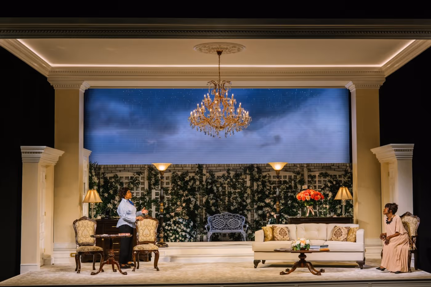 Review: ANGRY, RAUCOUS AND SHAMELESSLY GORGEOUS at Geffen Playhouse Image