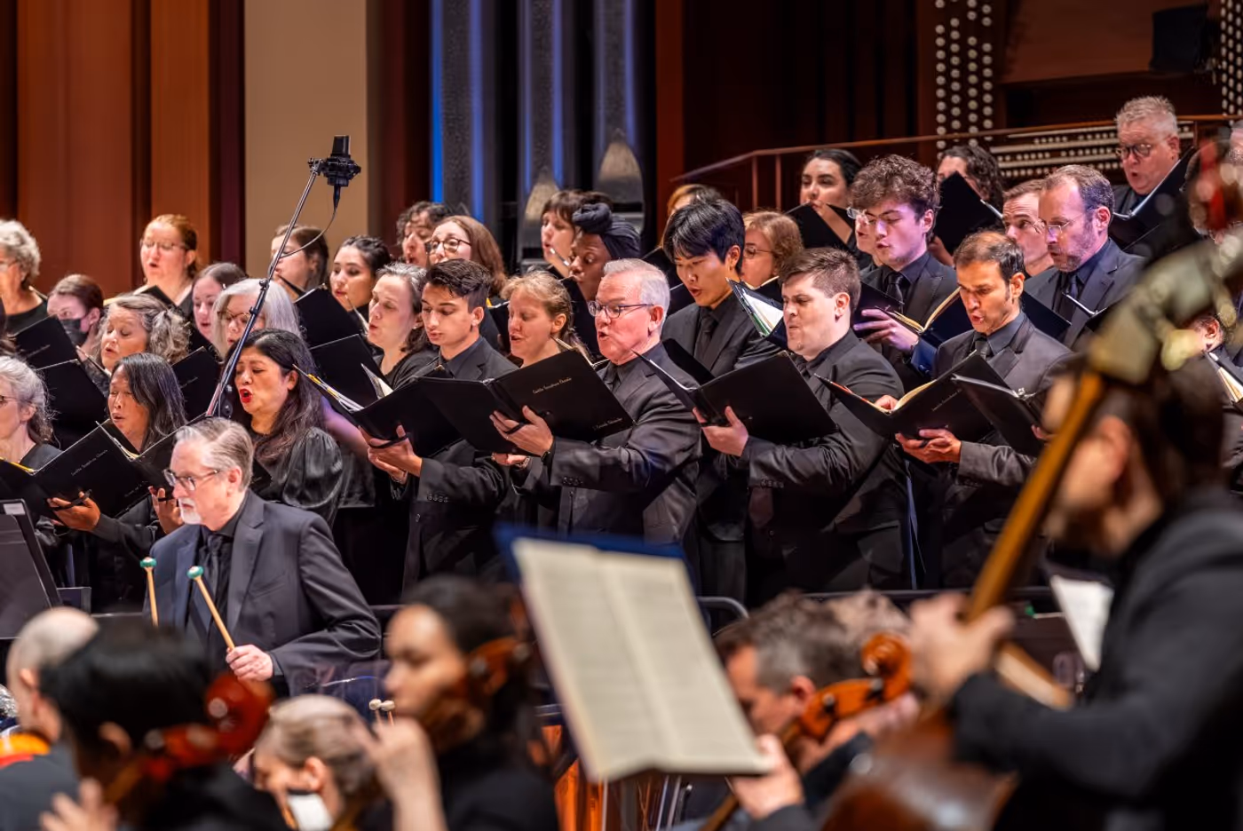 Review: XIAN CONDUCTS BEETHOVEN 9 at Benaroya Hall Image