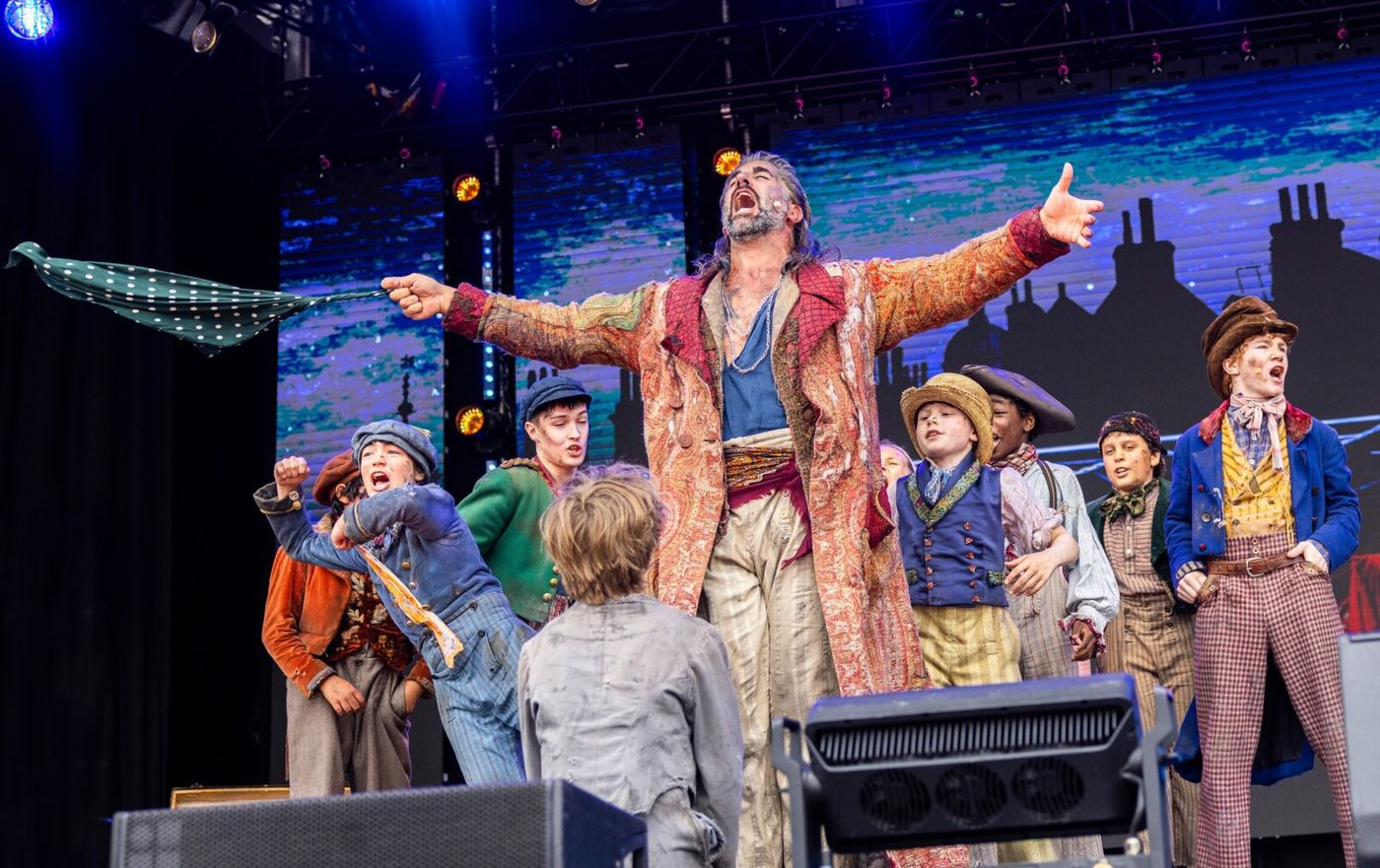 Photos: PADDINGTON, INTO THE WOODS, and More Perform at WEST END LIVE 2026 Image