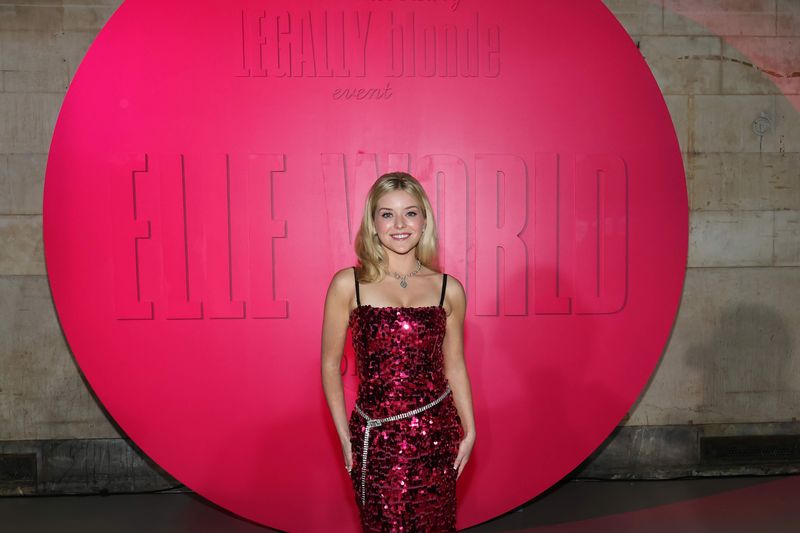 Photos: Reese Witherspoon, Victor Garber & More LEGALLY BLONDE Stars Reunite for Anniversary Event — photo 18 of 39