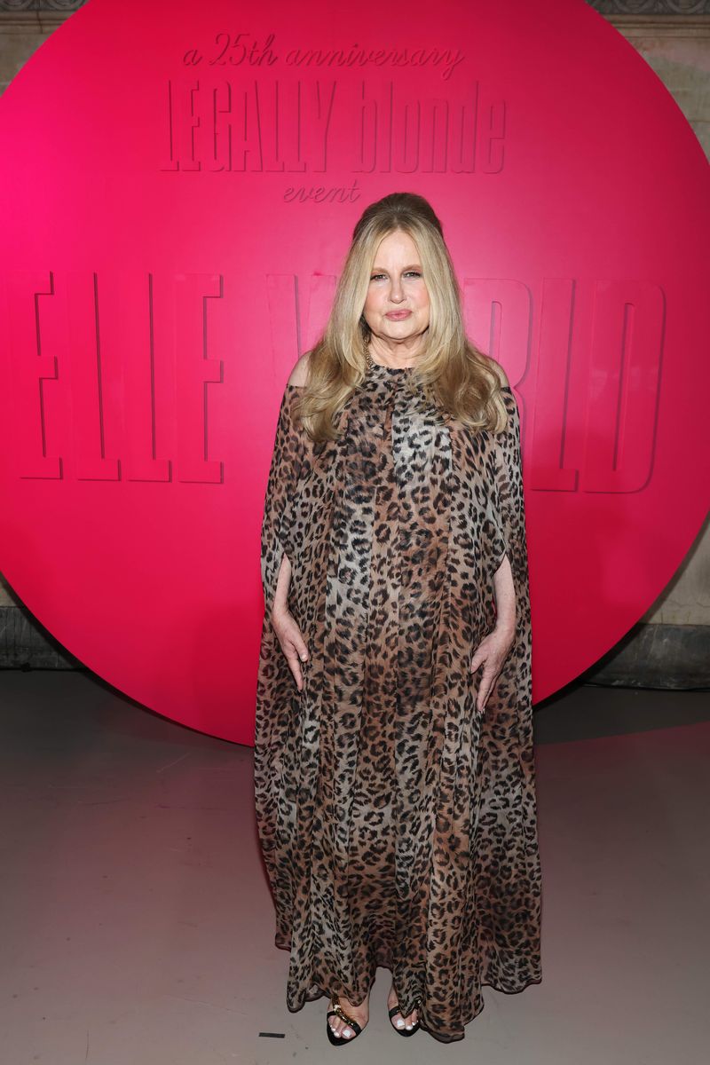Photos: Reese Witherspoon, Victor Garber & More LEGALLY BLONDE Stars Reunite for Anniversary Event — photo 20 of 39