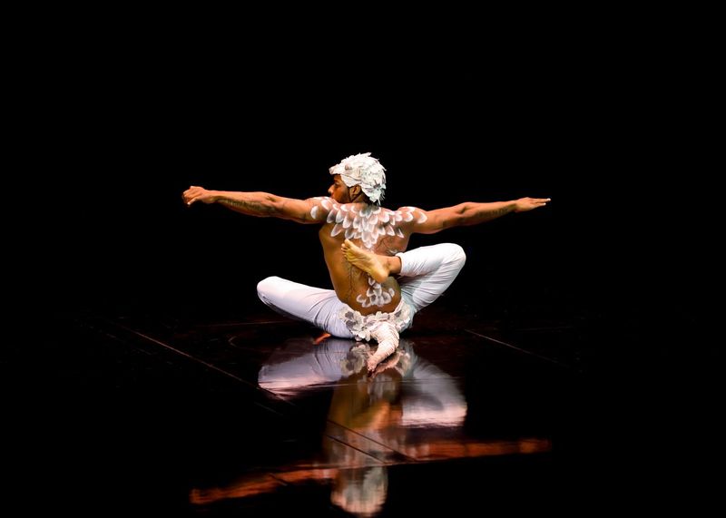 Cirque du Soleil ECHO, 2023.  Photo: Jean-François Savaria; Costumes: Nicolas Vaudelet.