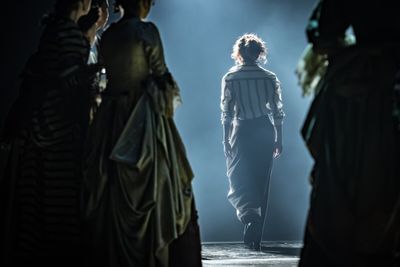 Sandra Oh (Alice) Photo
