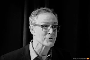 Howard McGillin Photo