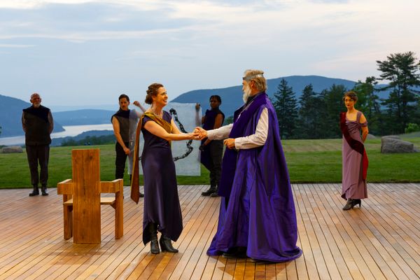 Katie Hartke, Kurt Rhoads and the company of King Lear Photo