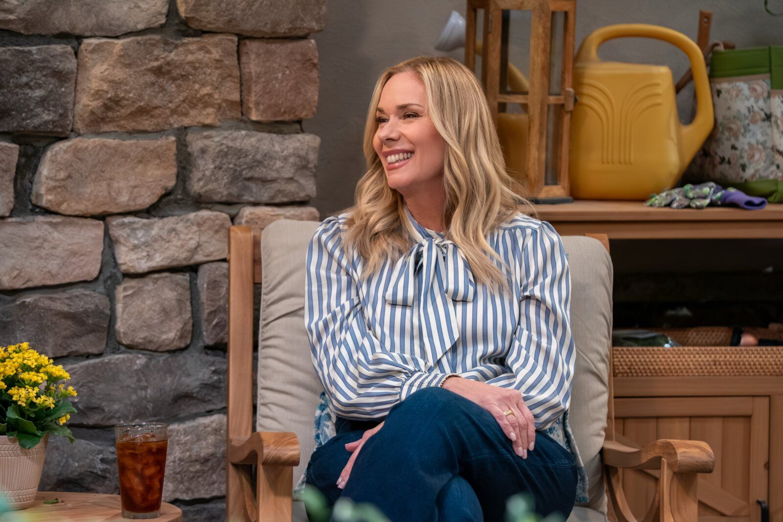 Photos: Tyne Daly to Guest Star in LEANNE Season 2; First Look at New Season Image