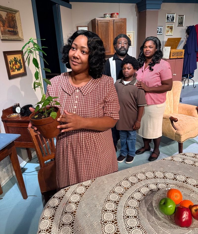 Review: A RAISIN IN THE SUN at City Theatre Austin Image
