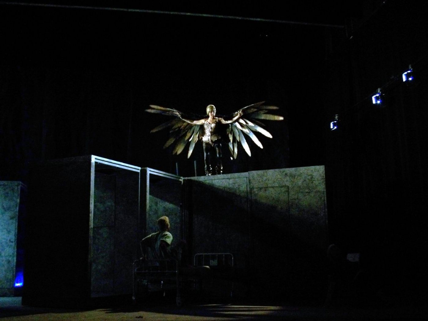 CRÍTICA: ÁNGELES EN AMÉRICA at Teatro Helénico Image