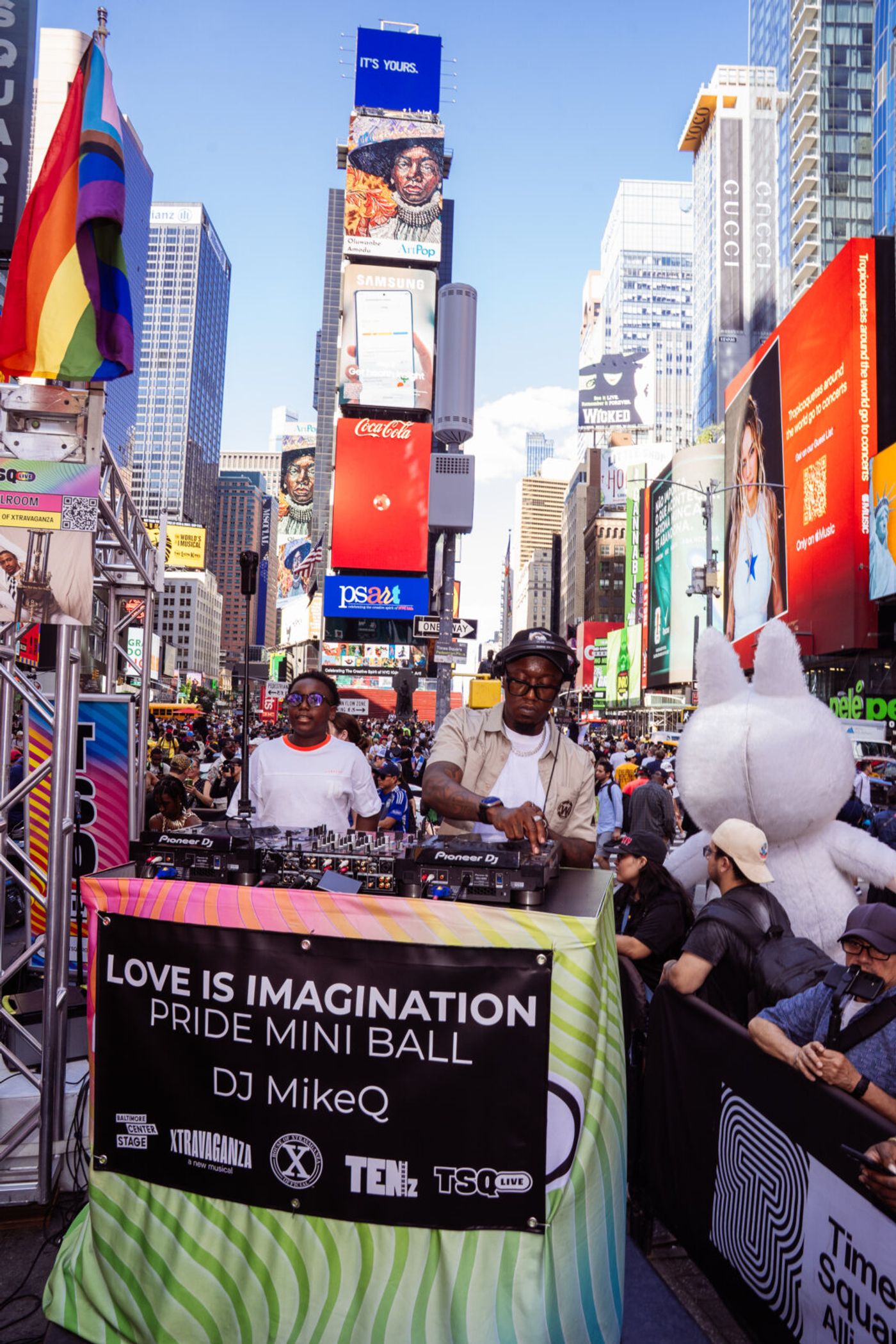 Photos: LOVE IS IMAGINATION Pride Mini Ball in Times Square Image