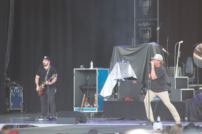 Photo Coverage: Austin Williams and Lauren Alaina @Acrisure Amphitheater June 26th, 2026 — photo 9 of 33