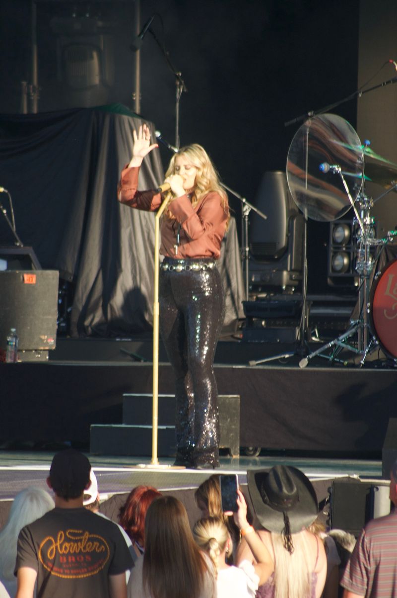 Photo Coverage: Austin Williams and Lauren Alaina @Acrisure Amphitheater June 26th, 2026 — photo 28 of 33