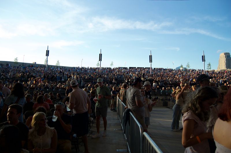 Photo Coverage: Austin Williams and Lauren Alaina @Acrisure Amphitheater June 26th, 2026 — photo 31 of 33
