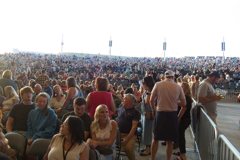 Photo Coverage: Austin Williams and Lauren Alaina @Acrisure Amphitheater June 26th, 2026 — photo 33 of 33