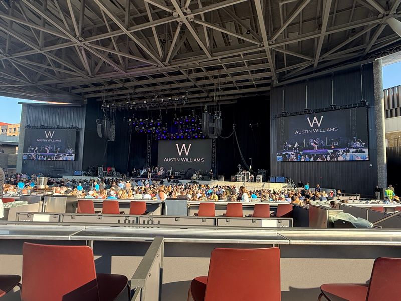 Photo Coverage: Austin Williams and Lauren Alaina @Acrisure Amphitheater June 26th, 2026 — photo 2 of 33