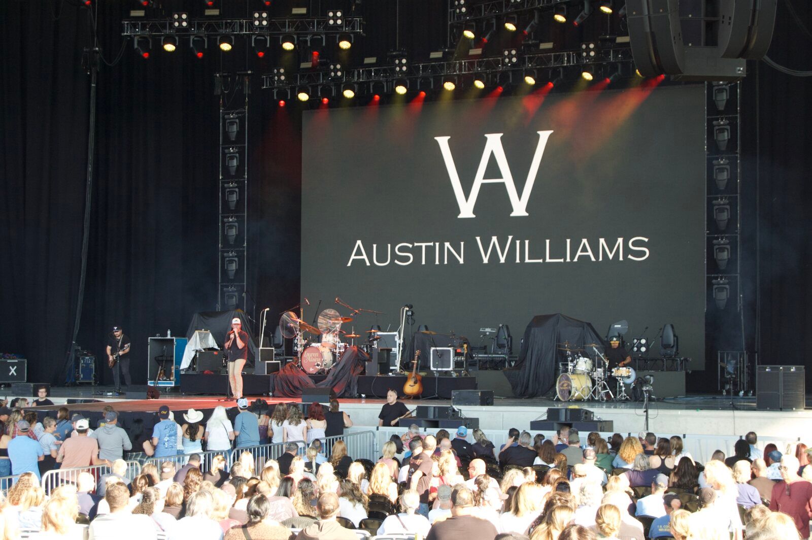 Photo Coverage: Austin Williams and Lauren Alaina @Acrisure Amphitheater June 26th, 2026 Image