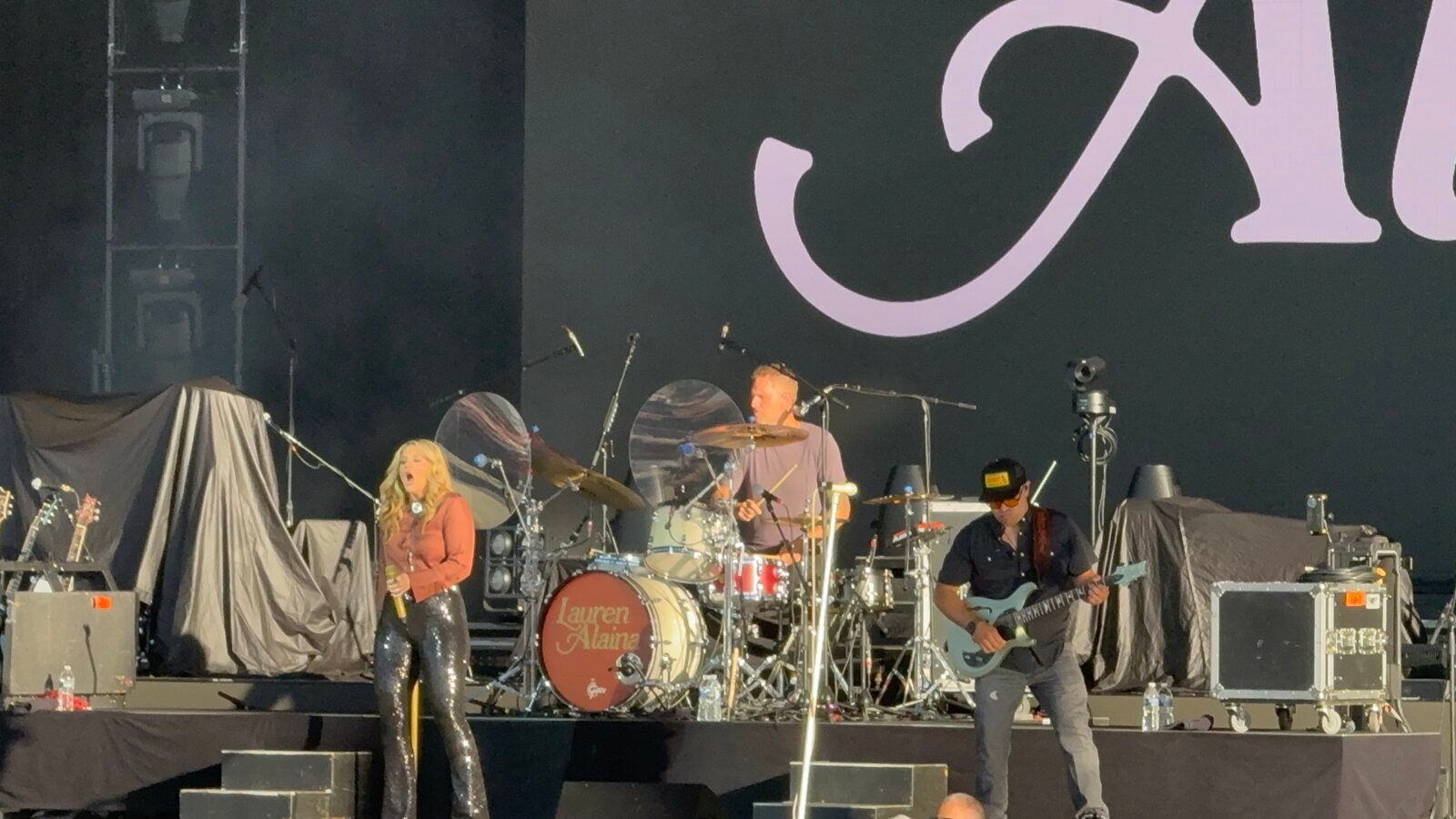 Photo Coverage: Austin Williams and Lauren Alaina @Acrisure Amphitheater June 26th, 2026 — photo 13 of 33