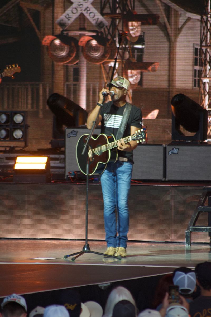 Photo Coverage: Darius Rucker @Acrisure Amphitheater June 26th, 2026 — photo 1 of 29