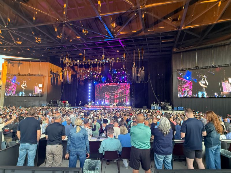 Photo Coverage: Darius Rucker @Acrisure Amphitheater June 26th, 2026 — photo 8 of 29