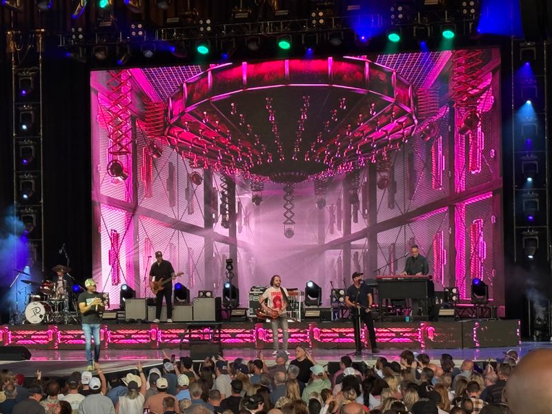 Photo Coverage: Darius Rucker @Acrisure Amphitheater June 26th, 2026 — photo 9 of 29