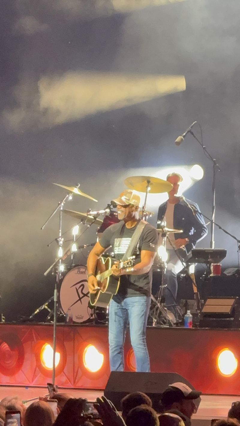 Photo Coverage: Darius Rucker @Acrisure Amphitheater June 26th, 2026 — photo 28 of 29
