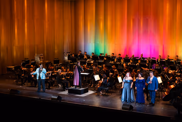 Robert Mollicone conducting the San Francisco Opera Orchestra with Reginald Smith… Photo