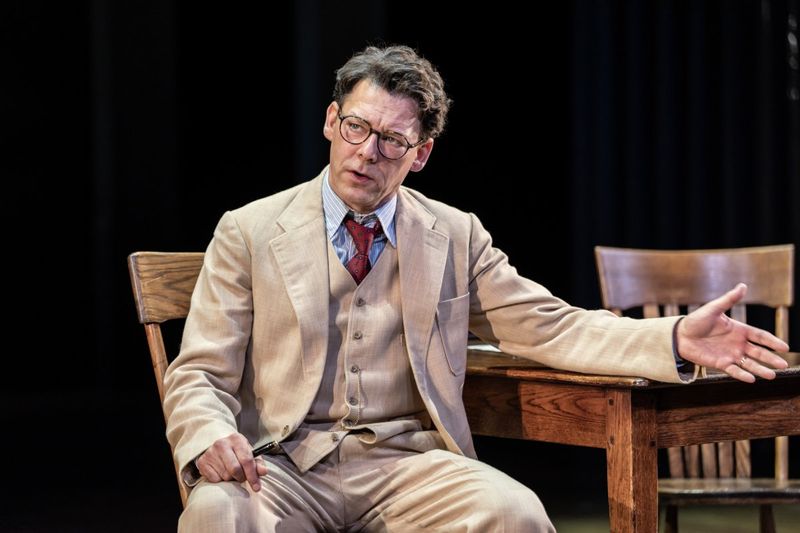 Review: TO KILL A MOCKINGBIRD, Wyndham's Theatre Image