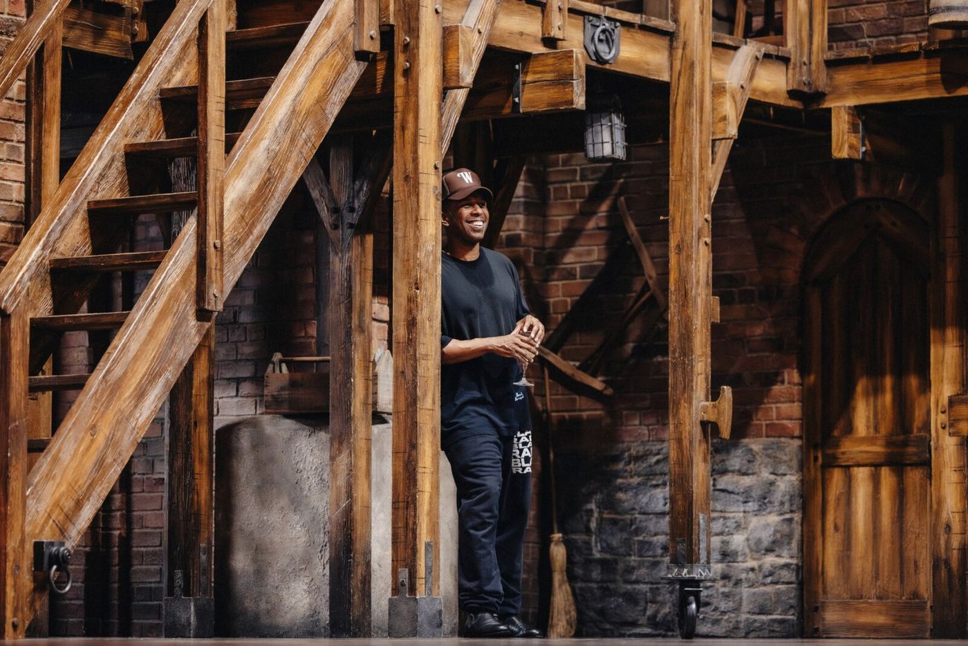 Photos: Leslie Odom, Jr. in Rehearsal Ahead of West End Debut in HAMILTON Image