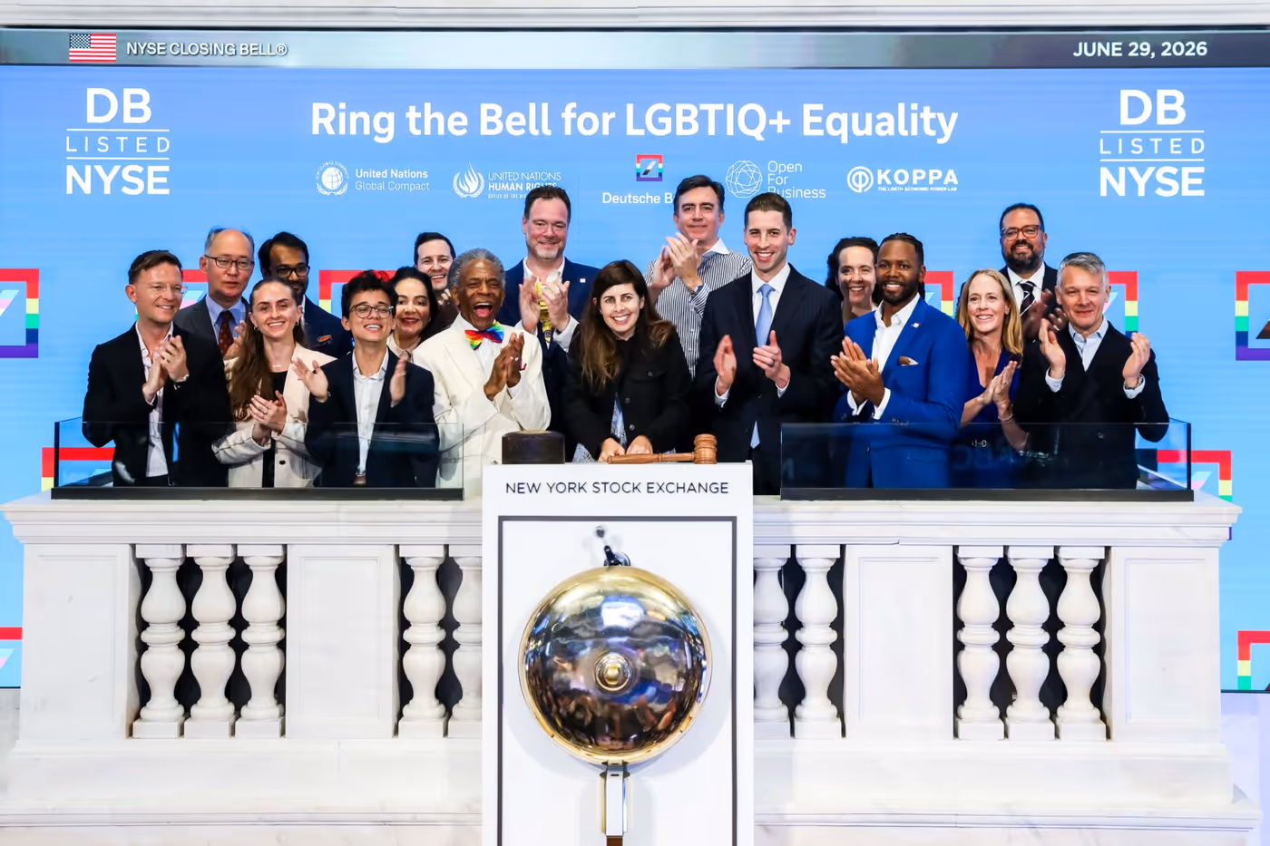 Photos: André De Shields Rings New York Stock Exchange Closing Bell Image