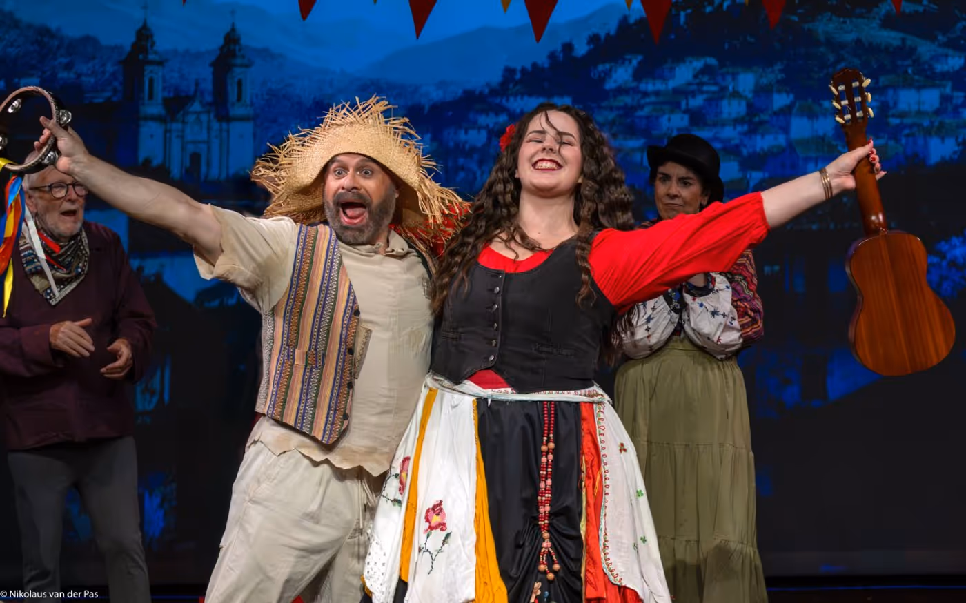 Review: LA PéRICHOLE at European Theatre Club - Comédie Royale Claude Volter Image
