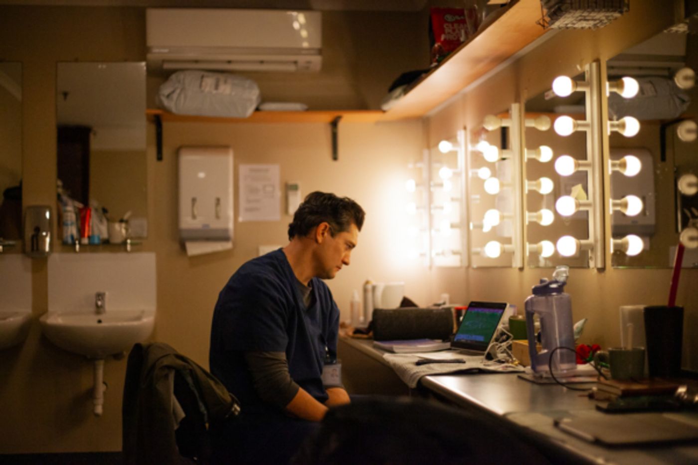 Photos: Backstage at WAITRESS THE MUSICAL With the Original Australian Cast in Melbourne Image
